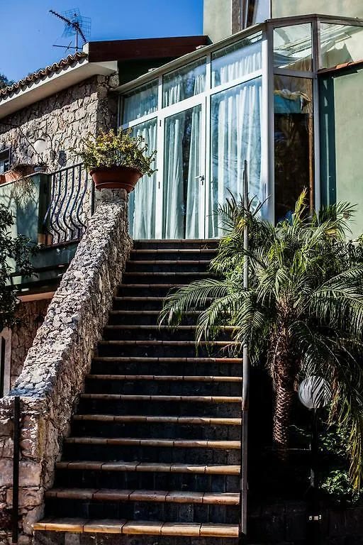 B&B La Villa Giardini Naxos Bed & Breakfast